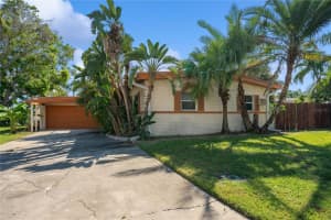 6903 SHORE DRIVE, SOUTH PASADENA, FL 33707 - MLS#MFRTB8429123