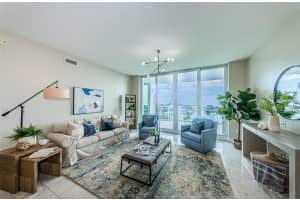 1325 SNELL ISLE BOULEVARD, ST PETERSBURG, FL 33704 - MLS#MFRTB8429142