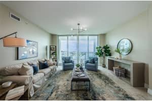 1325 SNELL ISLE BOULEVARD, ST PETERSBURG, FL 33704 - MLS#MFRTB8429142