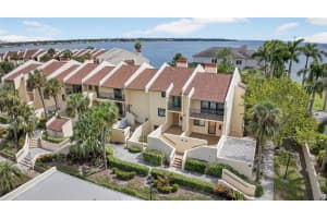 7550 SUNSHINE SKYWAY LANE, ST PETERSBURG, FL 33711 - MLS#MFRTB8429369