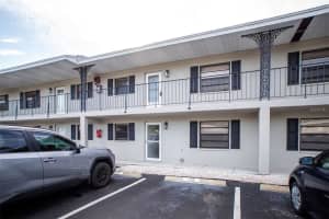 101 Lake Ave Ne #211, LARGO