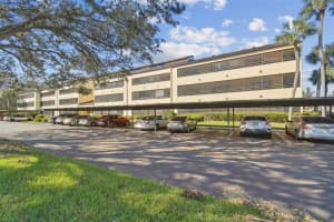 13612 VILLAGE DRIVE, TAMPA, FL 33618 - MLS#MFRTB8429497
