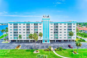 10216 Regal Dr #705, LARGO