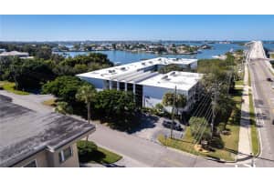 2950 WEST BAY DRIVE, BELLEAIR BLUFFS, FL 33770 - MLS#MFRTB8429679