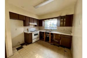 10015 52ND STREET, TEMPLE TERRACE, FL 33617 Sold 10/06/25