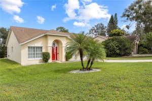 324 PINE LAKE VIEW DRIVE, DAVENPORT, FL 33837 - MLS#MFRTB8430091