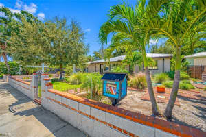 6920 BOUGAINVILLA AVENUE, ST PETERSBURG, FL 33707 - MLS#MFRTB8430142