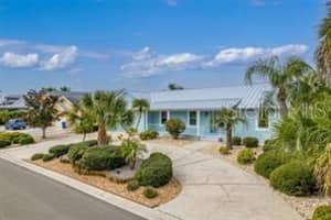 817 CHIPAWAY DRIVE, APOLLO BEACH, FL 33572 - MLS#MFRTB8430171