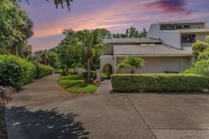 4202 Golf Club Ln, TAMPA