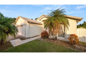 232 KINGS POND AVENUE, WINTER HAVEN, FL 33880 - MLS#MFRTB8430506