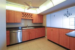 7400 SUN ISLAND DRIVE, SOUTH PASADENA, FL 33707 - MLS#MFRTB8430637