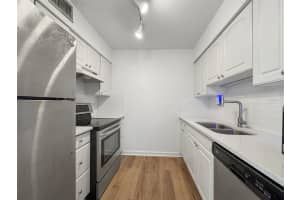 1860 MASSACHUSETTS AVENUE, ST PETERSBURG, FL 33703 - MLS#MFRTB8430699