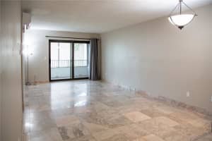 2025 LAKEWOOD CLUB DRIVE, ST PETERSBURG, FL 33712 - MLS#MFRTB8430775
