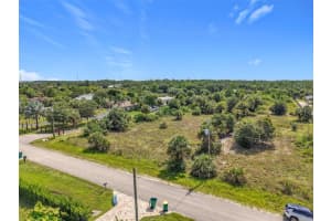 10TH ST NE, NAPLES, FL 34120 - MLS#MFRTB8430793