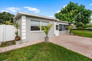819 SOUTHWEST BOULEVARD, ST PETERSBURG, FL 33703 - MLS#MFRTB8430832