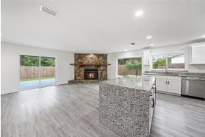 2515 LAKE ELLEN CIRCLE, TAMPA, FL 33618 - MLS#MFRTB8431013