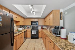 9516 CITRUS GLEN PLACE, TAMPA, FL 33618 - MLS#MFRTB8431048