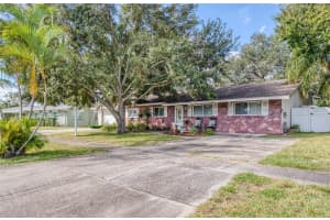 15480 Bristol Cir W, CLEARWATER