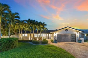 1220 81ST STREET, ST PETERSBURG, FL 33707 - MLS#MFRTB8431403