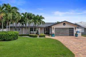 1220 81ST STREET, ST PETERSBURG, FL 33707 - MLS#MFRTB8431403
