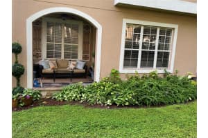 94 HIGHLAND AVENUE, TARPON SPRINGS, FL 34689 Sold 11/20/25