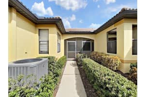 303 BLUEWATER FALLS COURT, APOLLO BEACH, FL 33572 - MLS#MFRTB8431644