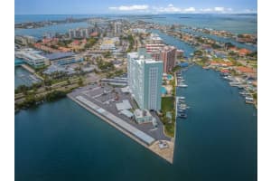 31 ISLAND WAY, CLEARWATER BEACH, FL 33767 - MLS#MFRTB8432005