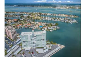 31 ISLAND WAY, CLEARWATER BEACH, FL 33767 - MLS#MFRTB8432005