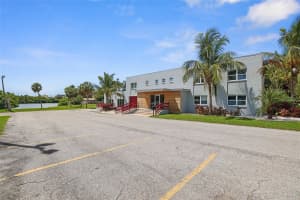 10830 NAVAJO DRIVE, ST PETERSBURG, FL 33708 - MLS#MFRTB8432031