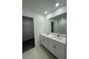 11470 RADIANT SHORE LOOP, SAN ANTONIO, FL 33576 - MLS#MFRTB8432062