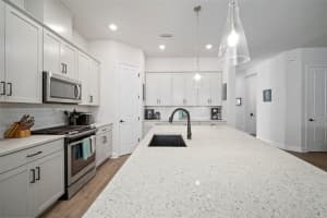 5923 SILVER SUN DRIVE, APOLLO BEACH, FL 33572 - MLS#MFRTB8432101