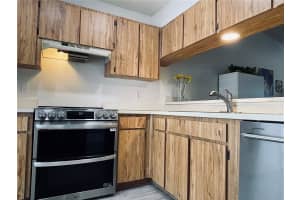 7330 PARKSIDE VILLAS DRIVE, ST PETERSBURG, FL 33709 - MLS#MFRTB8432142