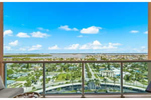880 MANDALAY AVENUE, CLEARWATER BEACH, FL 33767 Sold 10/21/25