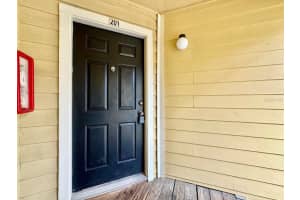 8615 MALLARD RESERVE DRIVE, TAMPA, FL 33614 - MLS#MFRTB8432468