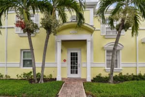 5116 BEACH DRIVE, ST PETERSBURG, FL 33705 - MLS#MFRTB8432483