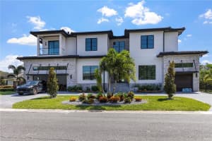 944 31ST TERRACE, ST PETERSBURG, FL 33704 - MLS#MFRTB8432569
