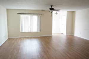 317 GREEN MANOR WAY, SUN CITY CENTER, FL 33573 - MLS#MFRTB8432622