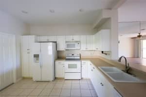 611 SPRING LAKE CIRCLE, TARPON SPRINGS, FL 34688 - MLS#MFRTB8432624