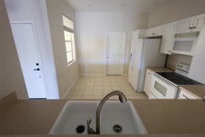 611 SPRING LAKE CIRCLE, TARPON SPRINGS, FL 34688 - MLS#MFRTB8432624