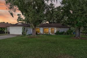 1704 STREETMAN ACRE LANE, LITHIA, FL 33547 - MLS#MFRTB8432715