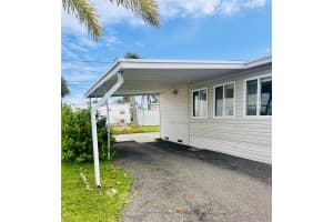 8792 44TH AVENUE, ST PETERSBURG, FL 33709 - MLS#MFRTB8432826