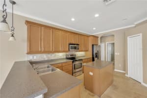 1833 MIRA LAGO CIRCLE, RUSKIN, FL 33570 - MLS#MFRTB8432914