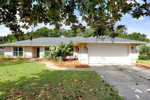 8012 Holly Ridge Dr, LAKELAND