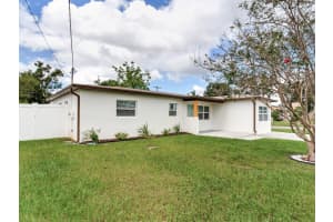 2542 KNOLLWOOD STREET, TAMPA, FL 33614 - MLS#MFRTB8432954