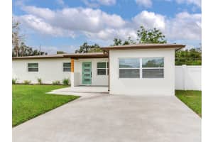 2542 KNOLLWOOD STREET, TAMPA, FL 33614 - MLS#MFRTB8432954