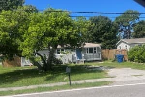 1884 Pine St, LARGO