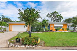2199 SUNSET CIRCLE, LARGO, FL 33774 - MLS#MFRTB8433159