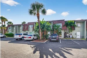 1578 70th St N, ST PETERSBURG