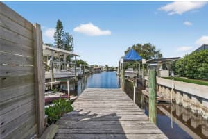 802 WHITE HERON BOULEVARD, RUSKIN, FL 33570 Sold 11/15/25