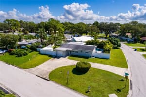 8801 SUNLIT COVE DRIVE, ST PETERSBURG, FL 33702 - MLS#MFRTB8433466